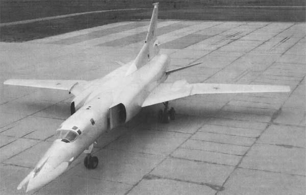Первый опытный Ту-22М0