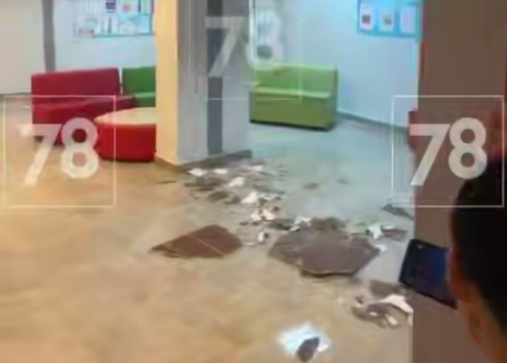    В школе в Мурино 21 февраля обрушился потолок Автор фото: 78.ru