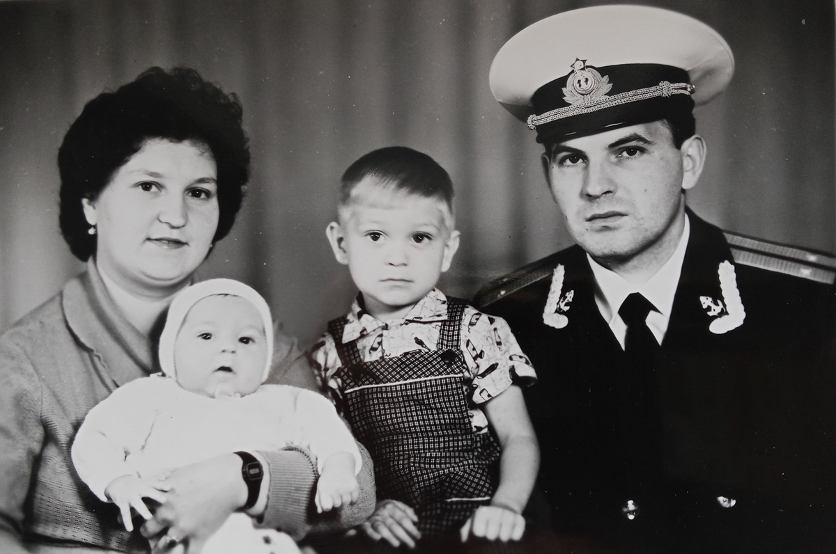 Фото из личного архива. 1988 год. Перед отъездом на север.