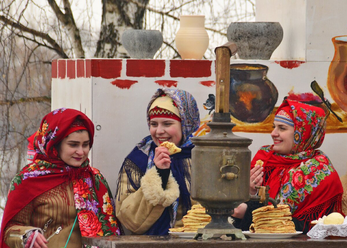 Как славянский обычай очищения огнём и христианская традиция примирения слились в один день, чтобы каждый мог войти в весну с лёгким сердцем