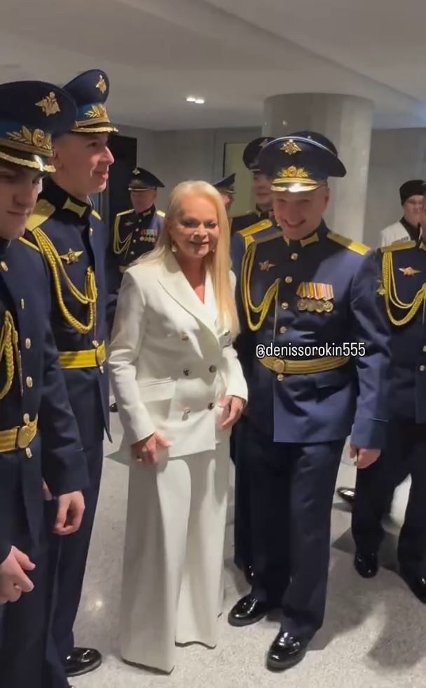 А вот ещё одно фото, где Долина пытается быть милой / Автор: Денис Сорокин