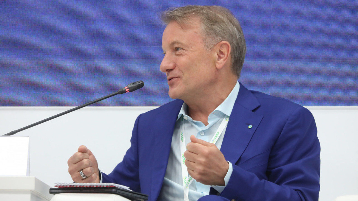 Зачем банки с марта меняют правила обслуживания карт?