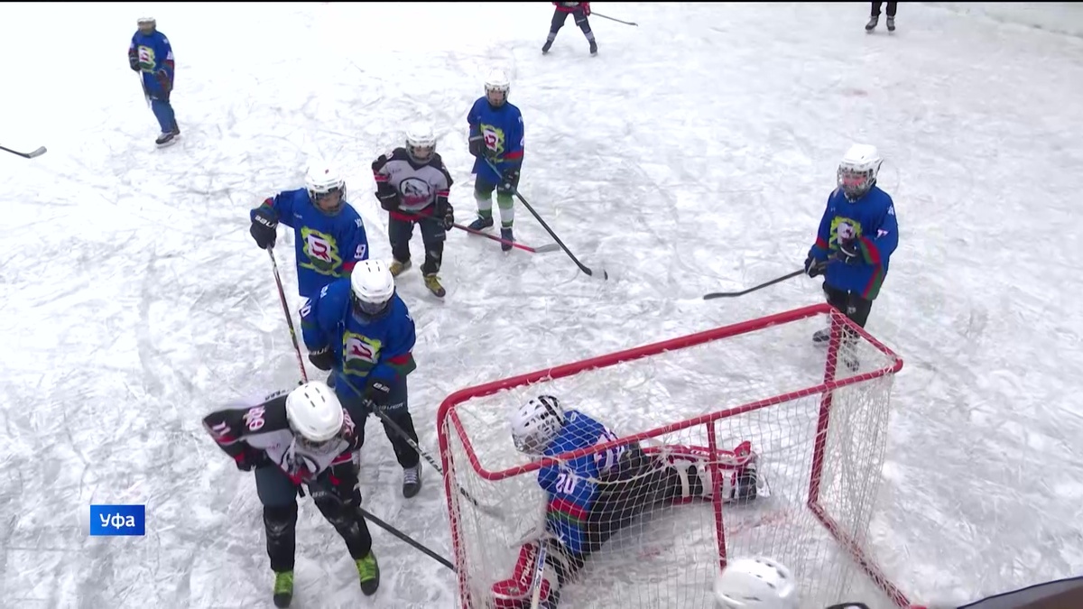    Сотни участников, восемь команд и ледовое шоу: в Уфе прошел финал дворового хоккея