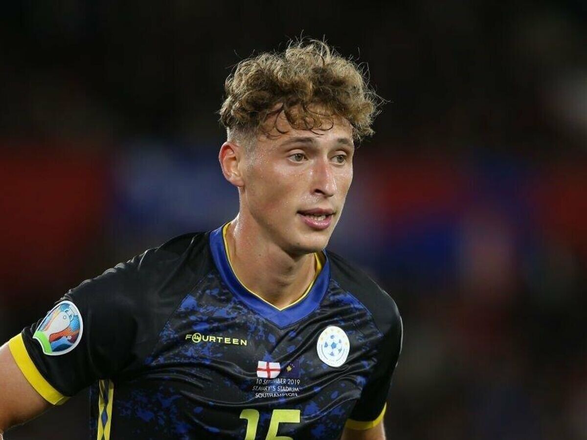    Косоварский футболист Мергим Войвода | © Twitter