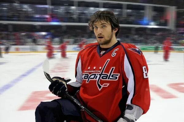 Молодой Александр в форме американского клуба