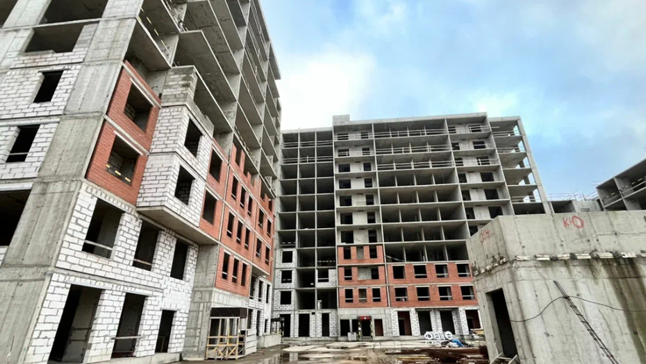    Вид строящегося ЖК "Е.волюция" в январе 2026 года Автор фото: ЕИСЖС