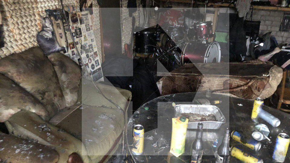     Пять человек погибли при пожаре в гараже в Вологодской области РЕН ТВ