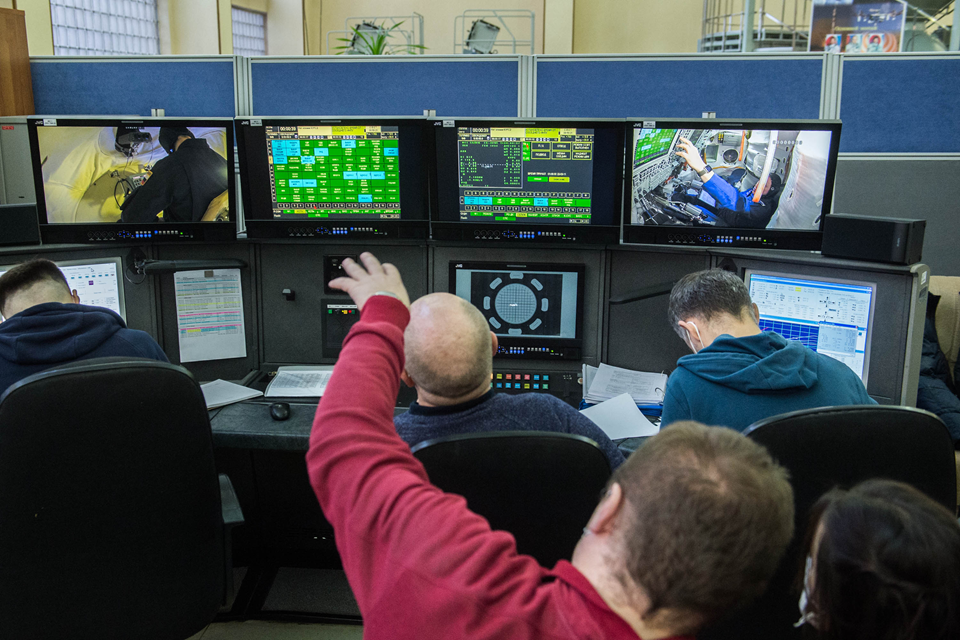 Пульт управления инструкторов в ЦПК им. Ю.А. Гагарина. Фото: ЦПК