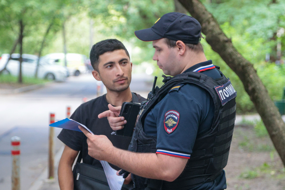    Мигрант полиция GLP