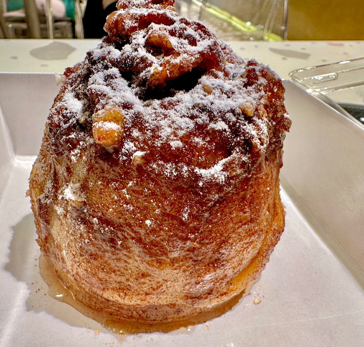 Яблоко из Караваевых - которое красивое, но невкусное:)