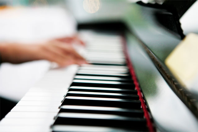    Пианино пианист руки клавиши \ Global Look Press