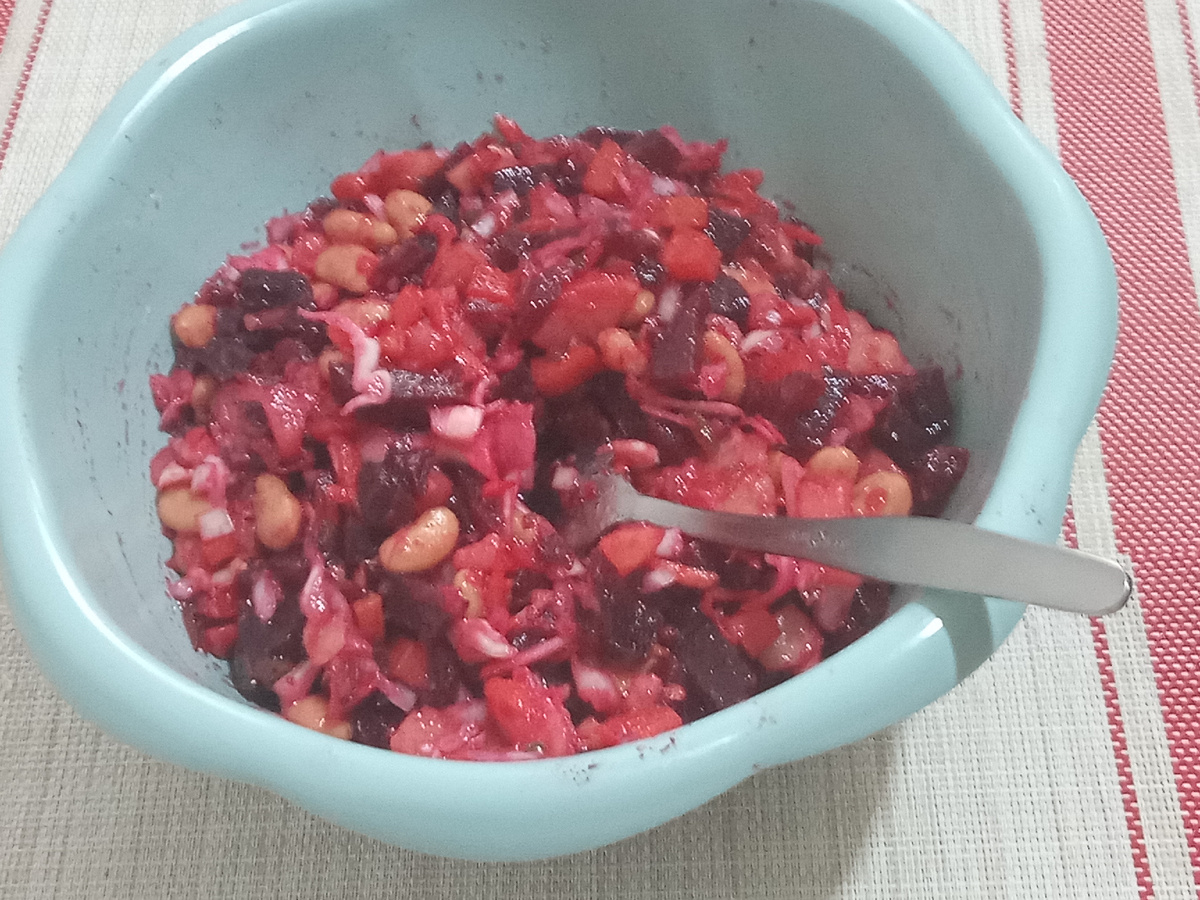 Помешала, добаила растительное  масло.