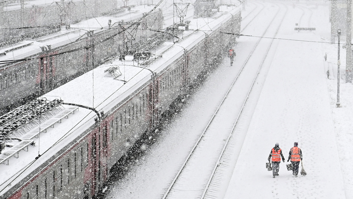    РЖД поезд зима снегопад задержка рейсов РИА