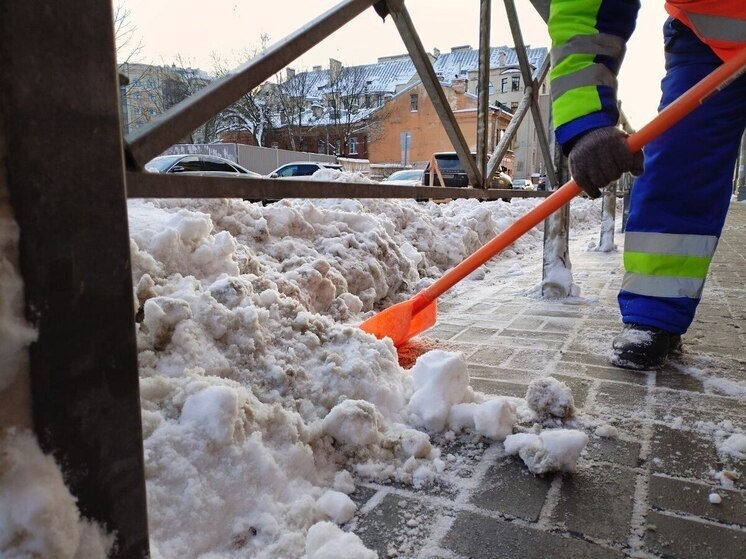     Коммунальщики будут работать все выходные в усиленном режиме. Фото: Архив МК в Великом Новгороде