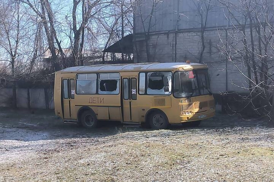    От атаки ВСУ пострадал школьный автобус в Васильевке. Фото: тг-канал Евгения Балицкого