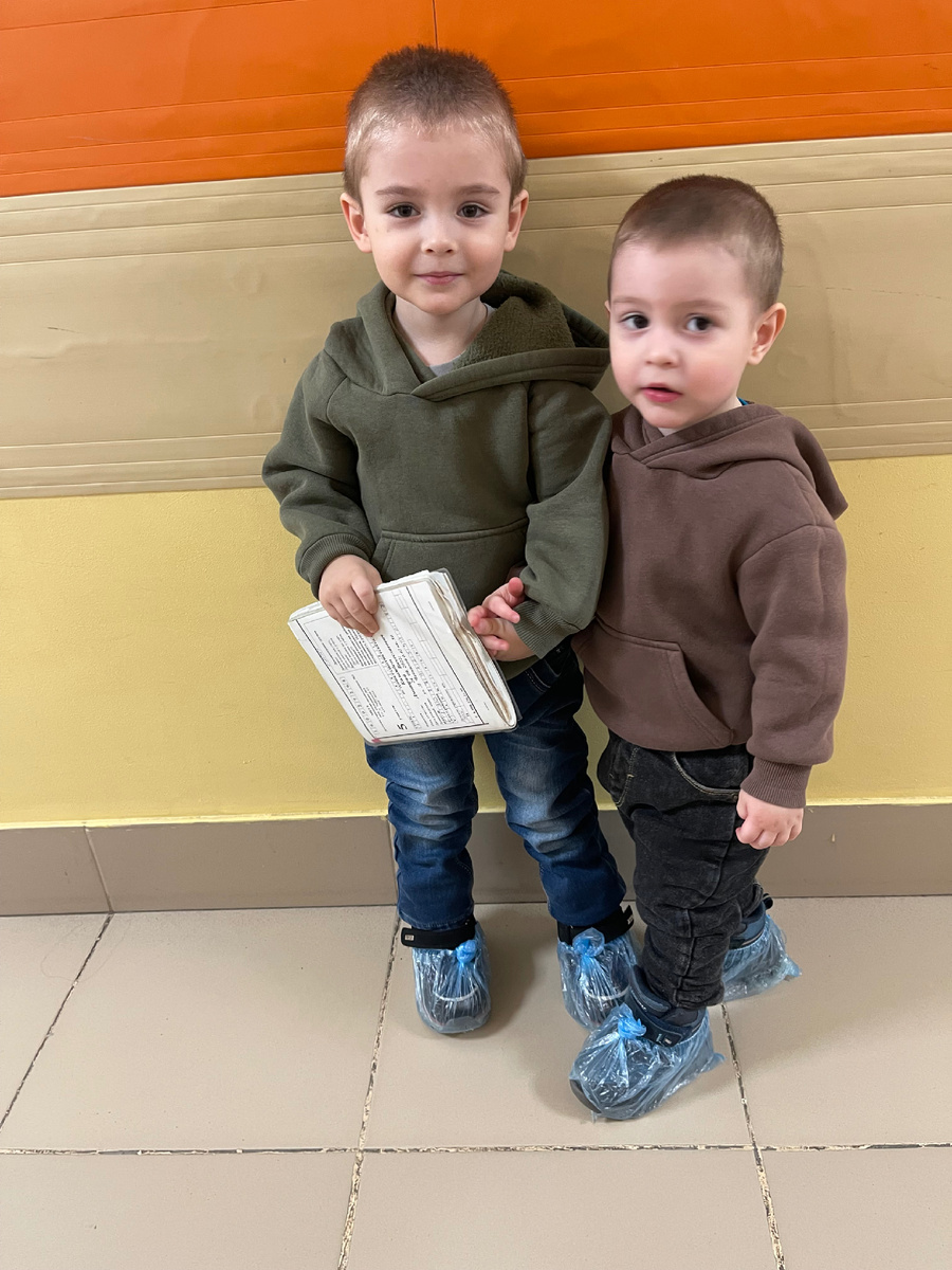 В детской поликлинике)