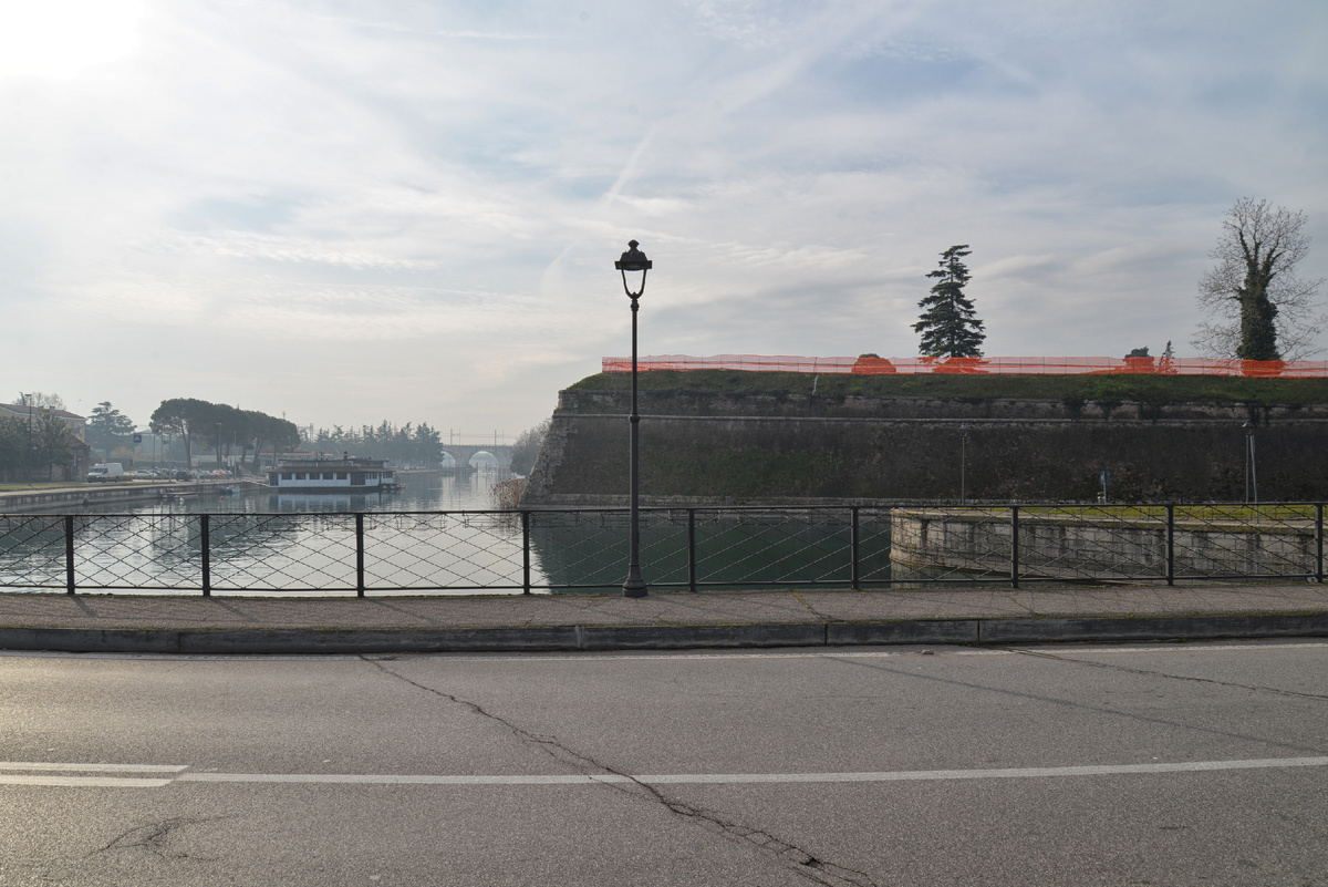 Пескьера-дель-Гарда. Озеро Гарда. Фотография Александра Новикова. 2018