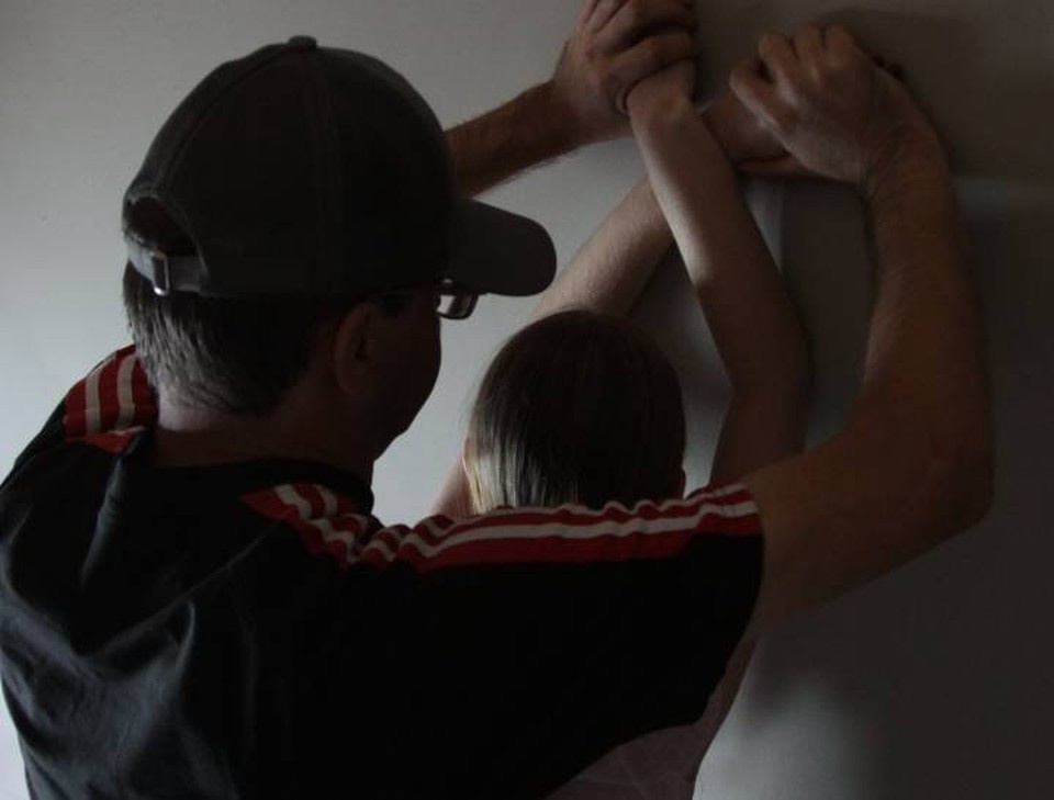    Заявительница рассказала, что на нее напали сразу четверо. Елена ВАХРУШЕВА