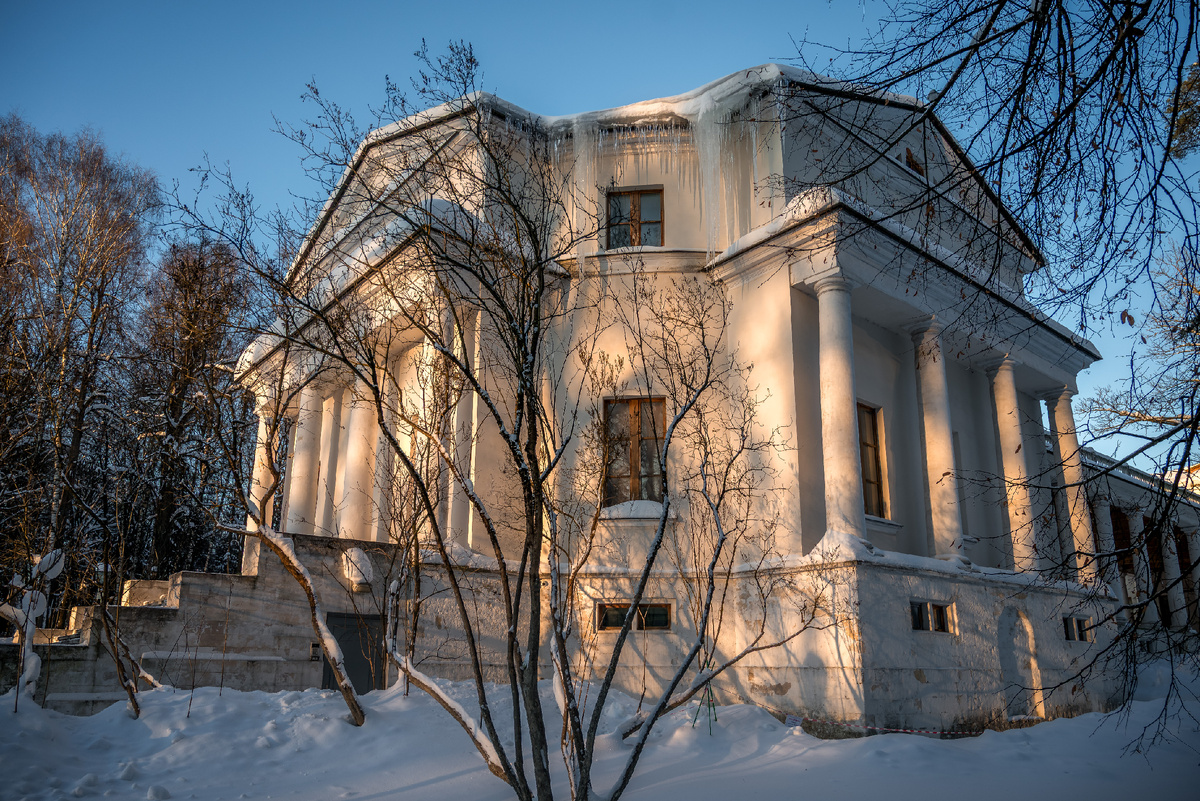 Правый флигель усадьбы