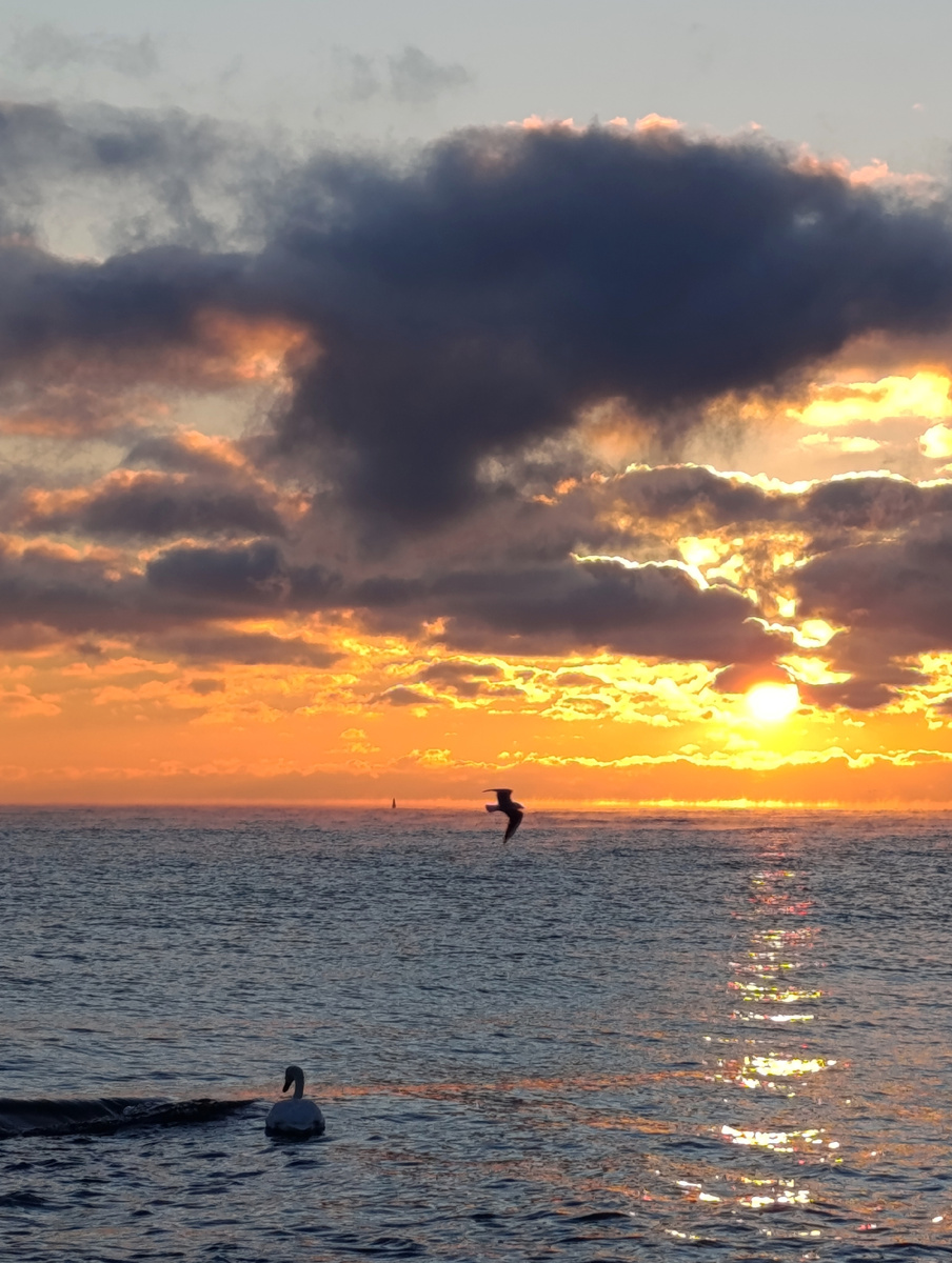 Рассвет в Феодосии. Фото автора. 