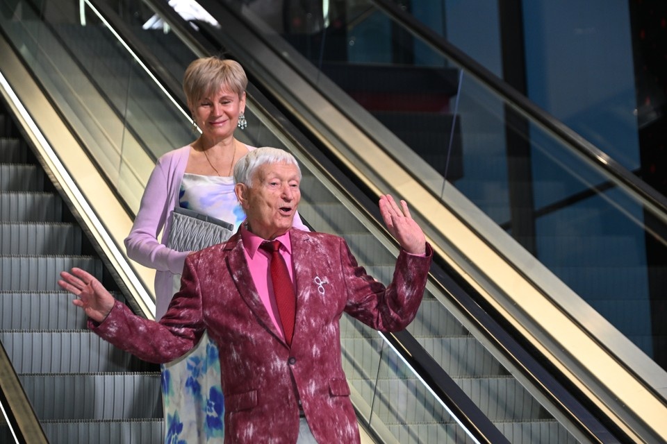    90-летний Николай Агутин сейчас счастлив в пятом браке с Ниной, которая моложе на 29 лет Евгения ГУСЕВА