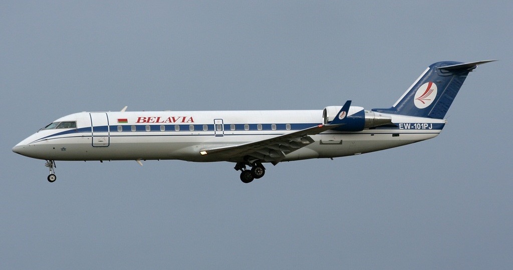 Белорусский самолёт перевернулся на полосе в Ереване