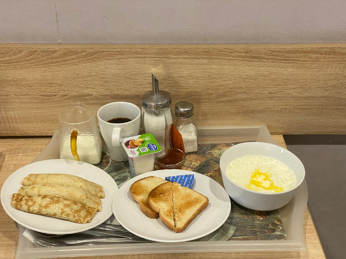 Принесли завтрак, вот это щедрость … Талия зажмурилась, голова замотала отрицательно, желудок уверено сказал — сегодня большой грех блин не съесть ! Завтра будешь пост держать … 