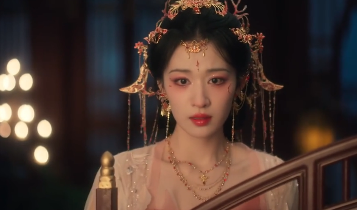 «Какой скандал!» (Китай, 2026) Ван Чу Жань — умение макияжа главное в арсенале офисной мыши!