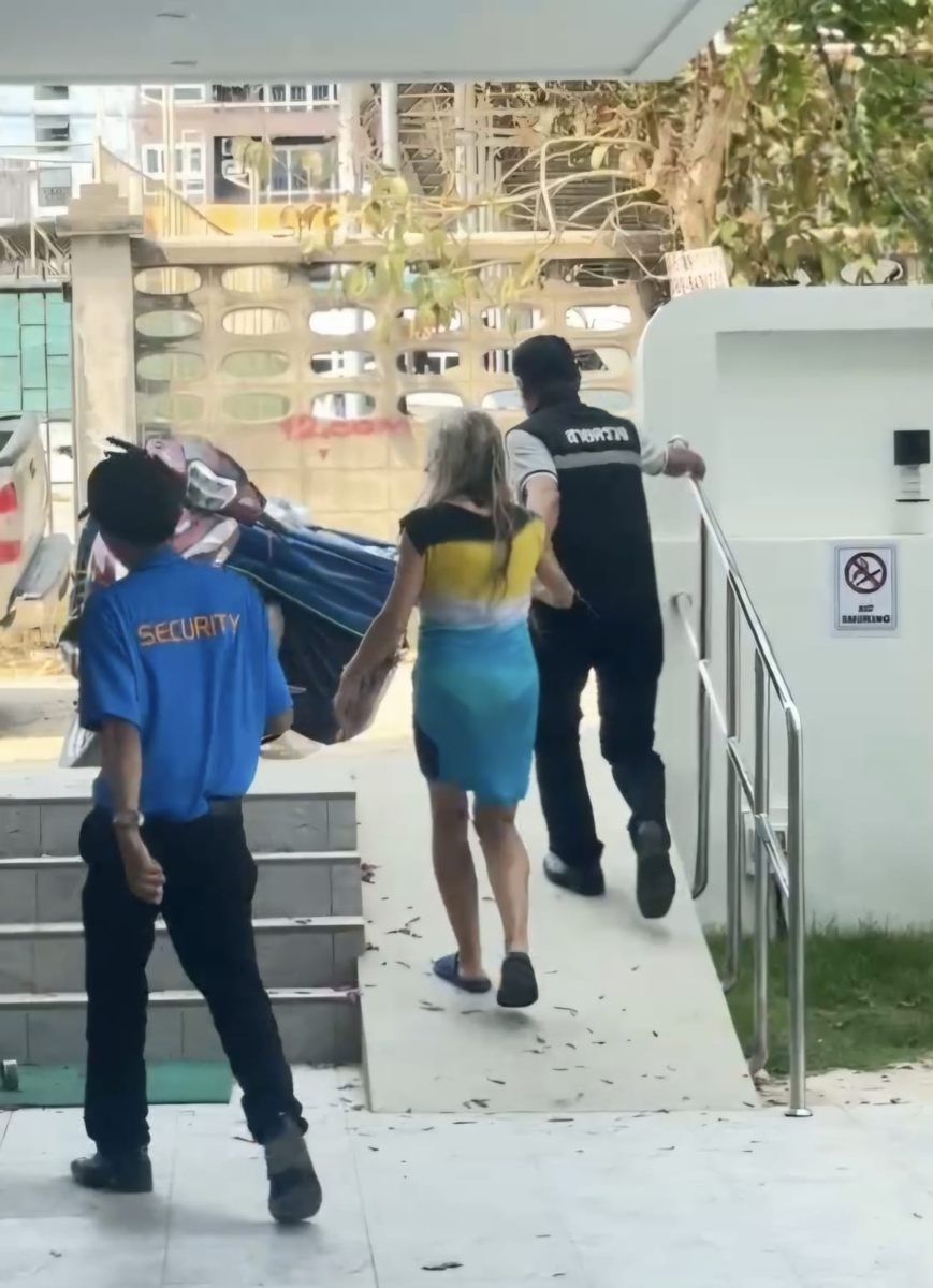 При выдворении оказала, говоря казенным языком, мягкое сопротивление. 