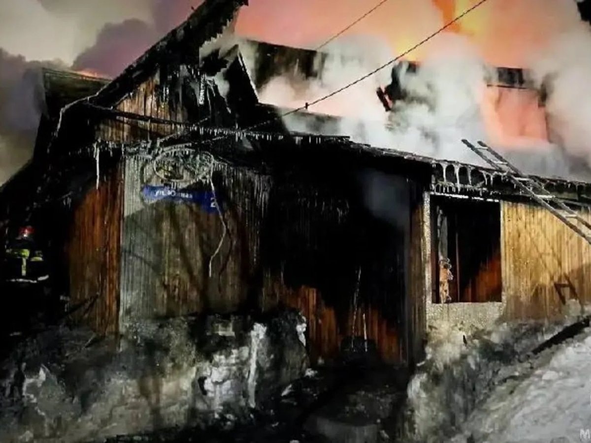     Сгорел частный дом с мансардной, погиб ребенок, есть пострадавшие