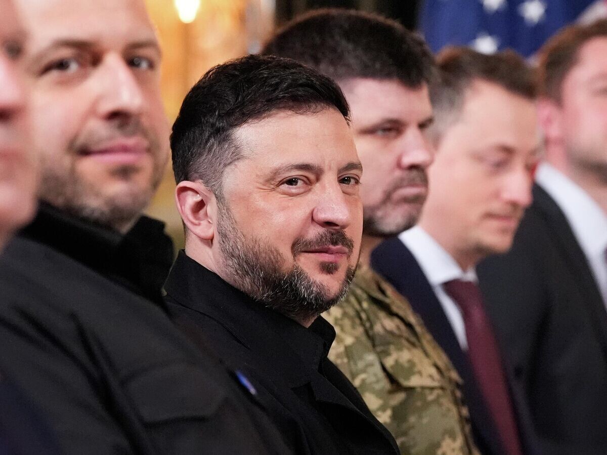    Владимир Зеленский во время встречи с Дональдом Трампом в Мар-а-Лаго во Флориде | © AP Photo / Alex Brandon