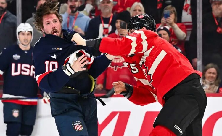    Джей Ти Миллер (слева) и Колтон Парэйко / Источник фото: Getty Images