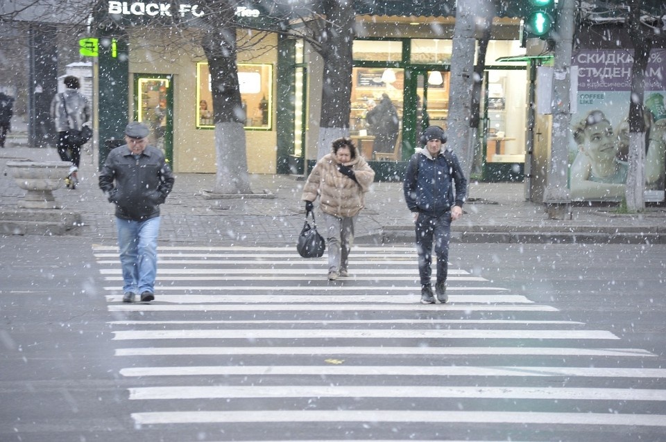    Синоптики прогнозируют пасмурную погоду с прояснениями. Дмитрий КУТЕПОВ