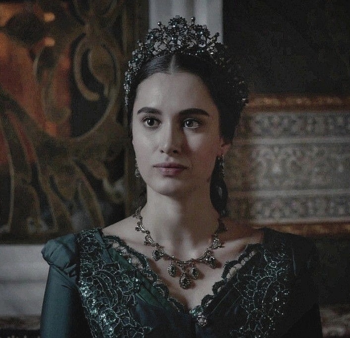 Валиде Турхан. 