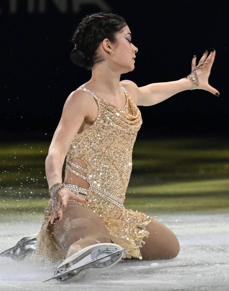    Аделия Петросян упала на гала-вечереLegion-Media