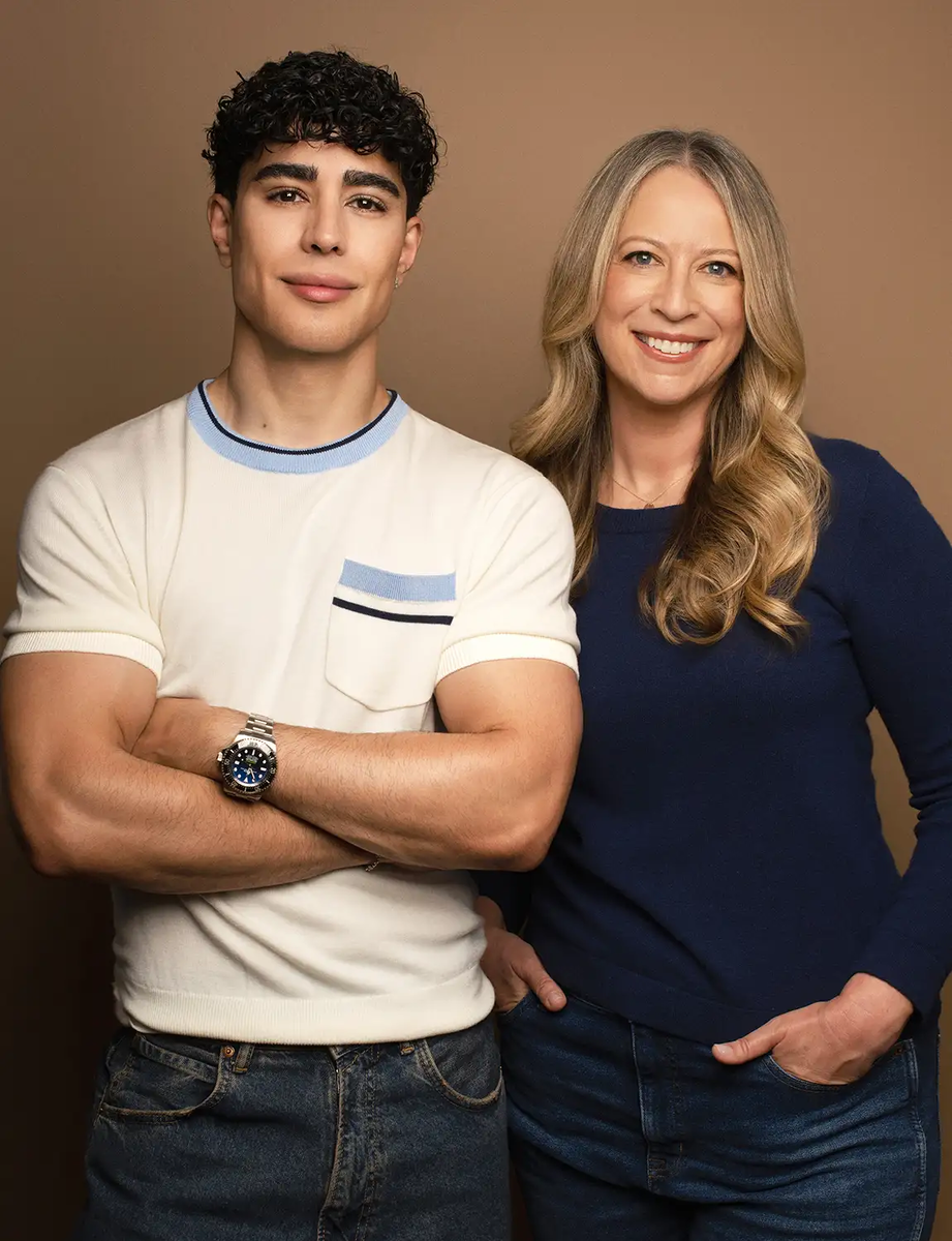 Омид Скоби и Робин Бенвей