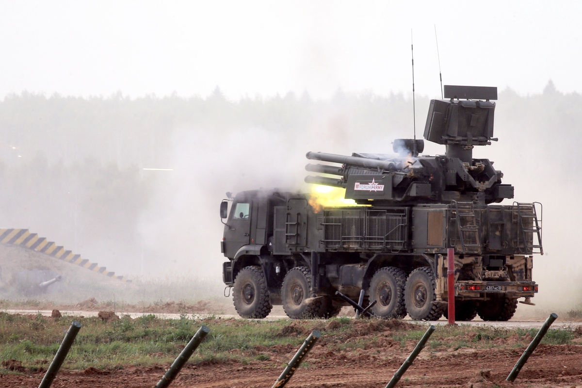    Ракетно-пушечные "Панцири" стали одним из самых эффективных средств борьбы с дронами./Сергей Михеев/ РГ