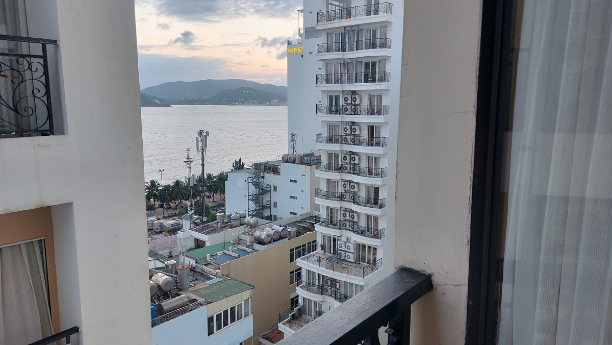 Вид из окна, Нячанг, отель "Ред сан", 8 февраля