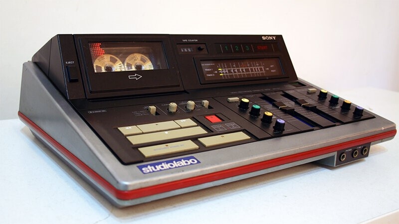 Кассетная дека? Нет! Компакт-кассетная студия звукозаписи! SONY MU-D11