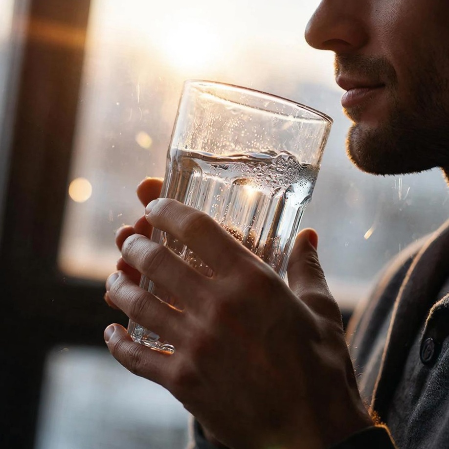 Ритуал со стаканом воды.