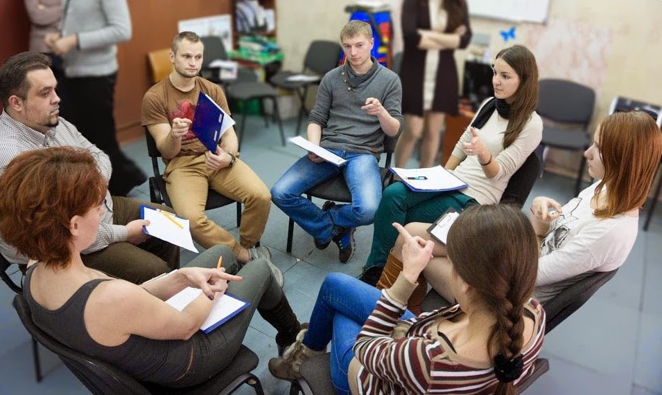 Поэтому 1-2-3 тренинга посетить можно и даже нужно, но сильно увлекаться ими не стоит, помните, что основная работа идёт не на самих тренингах, а после них.