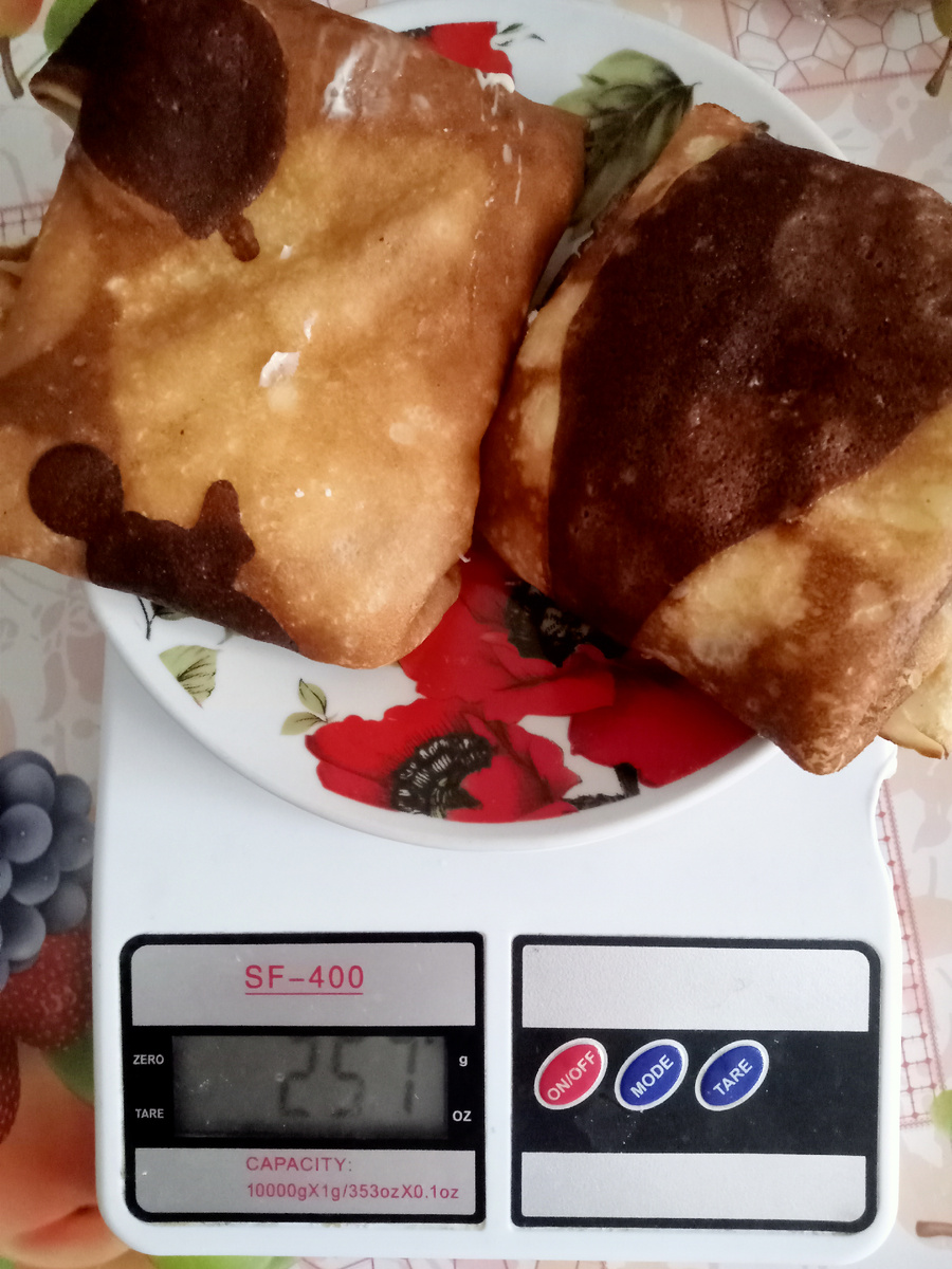 Блины с творогом 257 гр.+ Чай 40 гр.