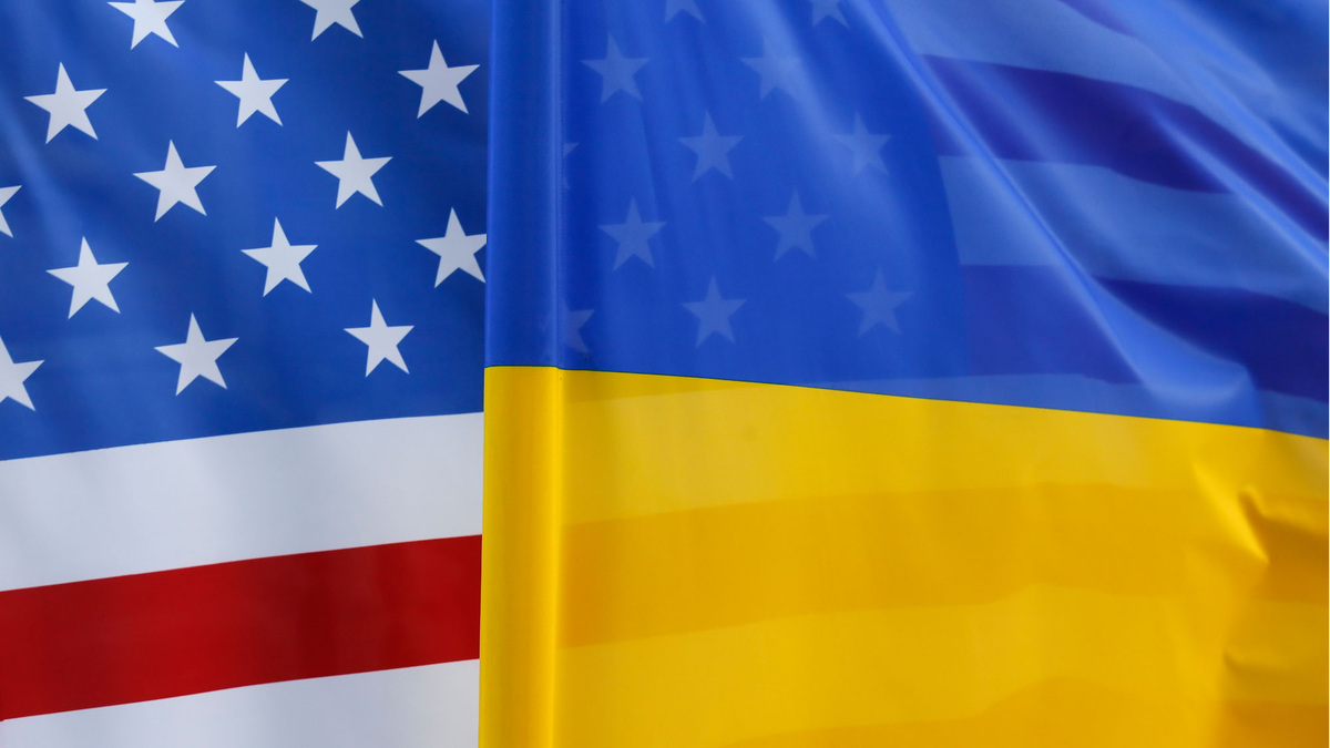    США - Украина флаги, американский флаг США, украинский флаг Украины (епа)