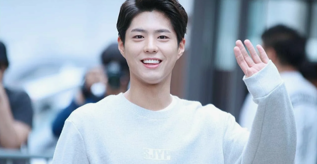 Актер Пак Бо Гом удивил фанатов: трогательный жест на встрече в Гуанчжоу