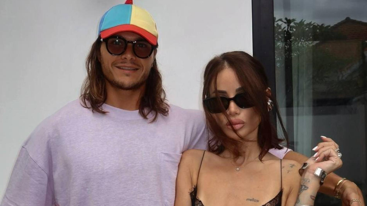    Айза-Лилуна Ай с мужем. Фото: ТГ-канал aizalovesyou