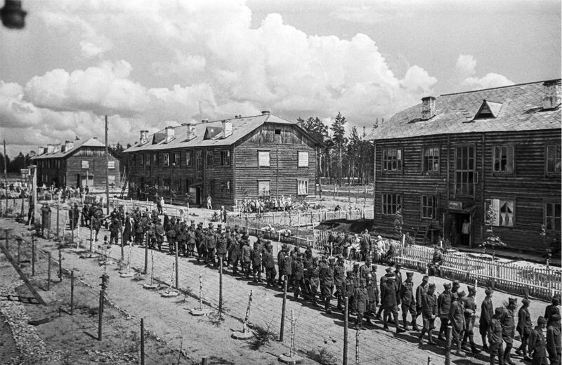 фото с сайта: https://yandex.ru/images/search?img_url=http%3A%2F%2Fwaralbum.ru%2Fphotocache%2F32%2F01%2F56%2F320156-files%2F320156-main.jpg&lr=35&p=1&pos=8&rpt=simage&source=serp&stype=image&text=%D0%BB%D0%B0%D0%B3%D0%B5%D1%80%D1%8C%20%D0%B4%D0%BB%D1%8F%20%D0%B2%D0%BE%D0%B5%D0%BD%D0%BD%D0%BE%D0%BF%D0%BB%D0%B5%D0%BD%D0%BD%D1%8B%D1%85%20%D1%8F%D0%BF%D0%BE%D0%BD%D1%86%D0%B5%D0%B2%20%D0%BD%D0%B0%20%D0%94%D0%92%20%D0%B2%201946%20%D0%B3%D0%BE%D0%B4%D1%83