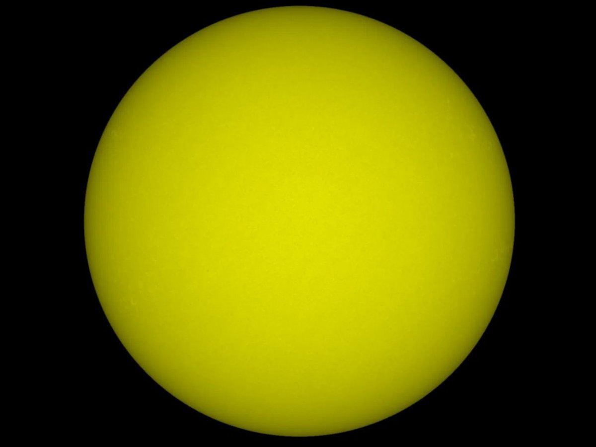     Последний раз все пятна на Солнце пропадали в декабре 2021 года