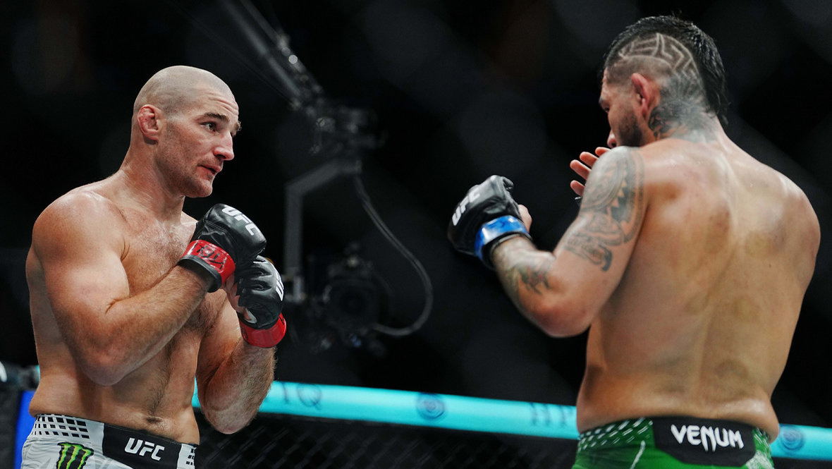    Шон Стрикленд против Энтони Эрнандеса на турнире UFC Fight Night 267. Global Look Press