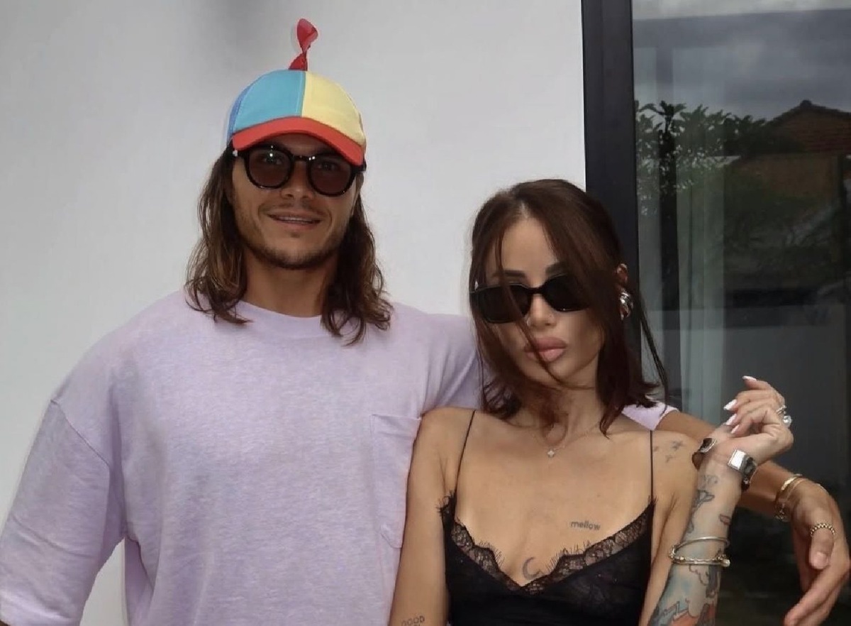    Айза-Лилуна Ай с мужем Степаном (Фото: Instagram* / @aizalovesam)