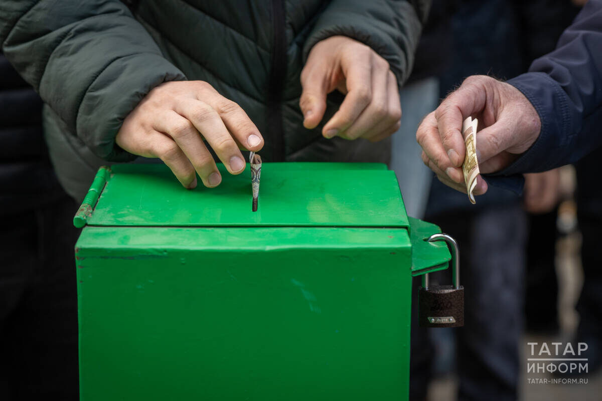 «ДУМ упрощает людям выплату фитр-садака. Допустим, я должен отдать фитр-садака, но я не хочу идти покупать сейчас эти финики. Тогда идет расчет, а сколько это в рублях»Фото: © «Татар-информ»